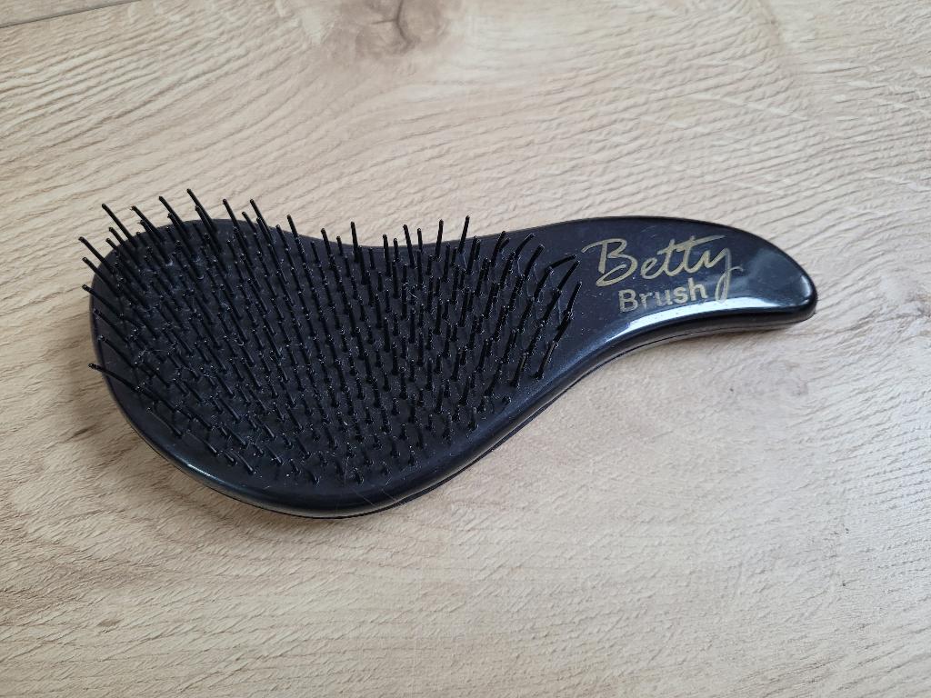 BETTY BRUSH zwarte anti klit borstel ~ NH0900, Ophalen of Verzenden, Gebruikt, Kam of Borstel