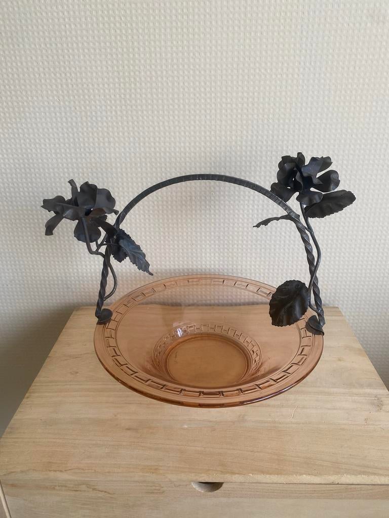 Vintage fruitschaal met smeedijzeren rozen decoratie, Ophalen of Verzenden
