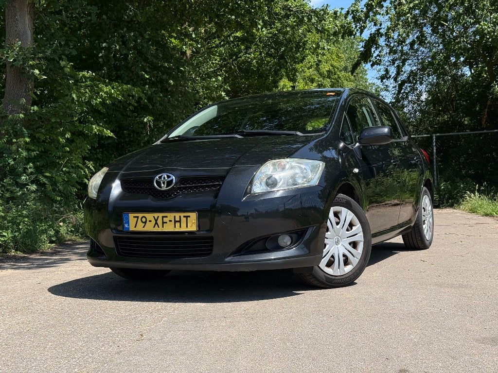 Toyota Auris 1.6 | APK JUN 27 | Goed onderhoud + boekjes |, Auto's, Voorwielaandrijving, Zwart, 4 cilinders, Zwart