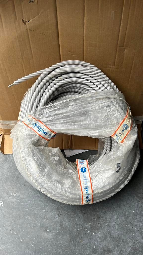 >50meter coax kabel in flexibele buis, Ophalen of Verzenden, Nieuw, Kabel of Snoer