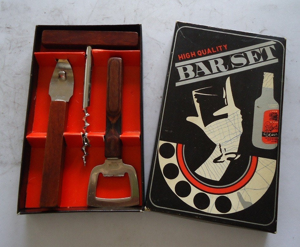 Nieuwe set met openers en kurkentrekker met houten greep., Overige typen, Ophalen of Verzenden, Metaal, Nieuw