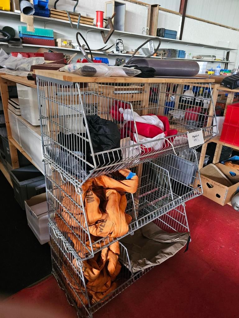 Gaasmanden stapelmanden gaas mand manden, Ophalen