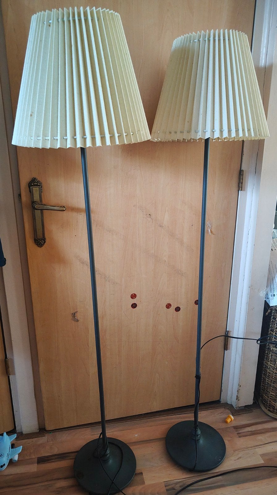 2 Ikea vloerlampen met plissé kappen - gebruikt, Ophalen, Gebruikt, Textiel, 100 tot 150 cm