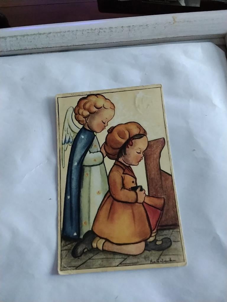 MEISJE BIDT IN KERK MET ENGELBEWAARDER. 1948, Verzamelen, Ansichtkaarten | Themakaarten, Ophalen of Verzenden, 1940 tot 1960, Kinderen