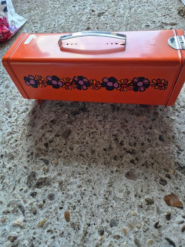 Vintage Brabantia Broodtrommel Oranje met Bloemen, Gebruikt, Ophalen of Verzenden, Metaal, Broodtrommel