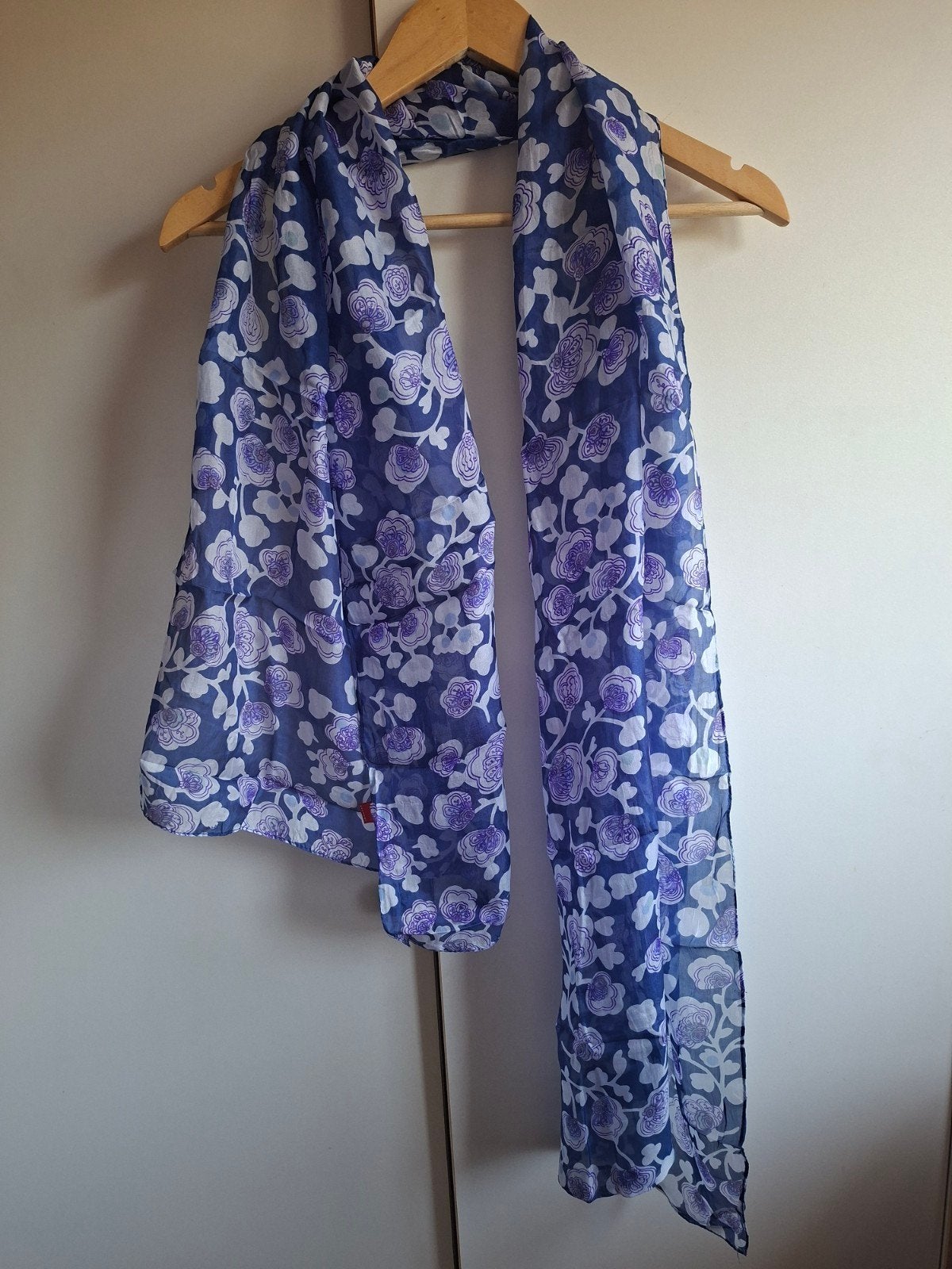 Jackpot sjaal blauw met paarse en witte bloemen, Kleding | Dames, Mutsen, Sjaals en Handschoenen, Jackpot, Ophalen of Verzenden