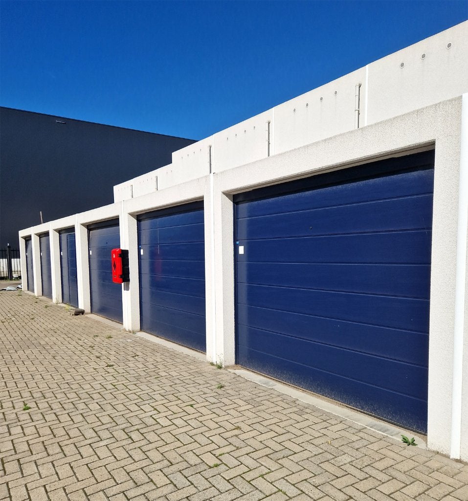 Te huur bedrijfsunit / loods / garagebox met elektra + wc, Zakelijke goederen, Bedrijfs Onroerend goed, 16 m², Huur, Bedrijfsruimte