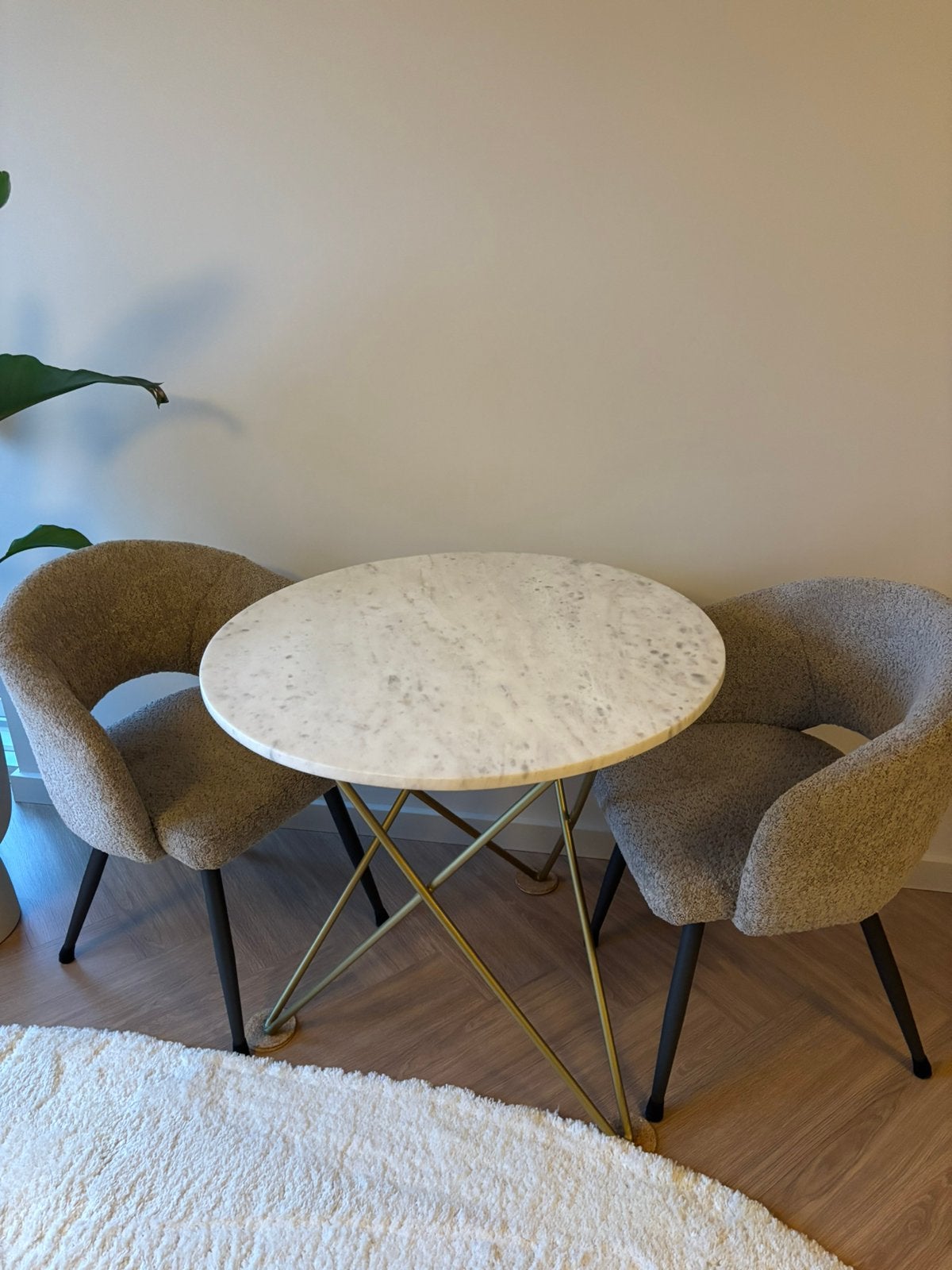Ronde marmeren tafel met gouden onderstel, Ophalen, Zo goed als nieuw