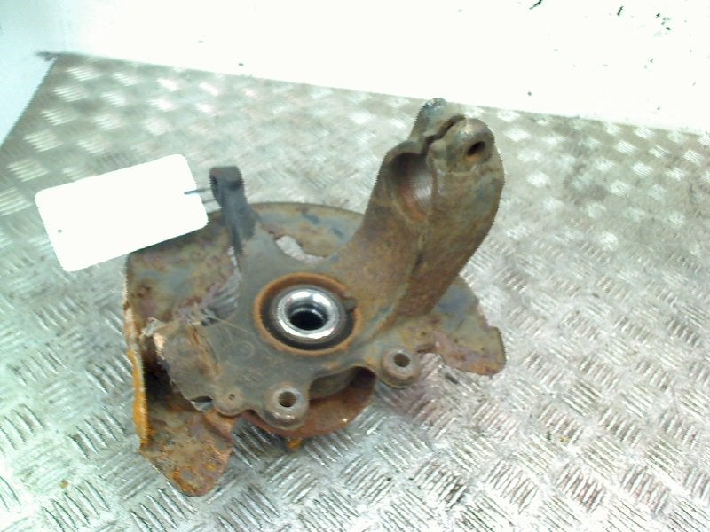 Fusee Links Voor Volvo C70 (MC) (2006-03/2009-10), Gebruikt, Siegburger Straße 229, Köln 50679, , Duitsland, Info@volvocars.com