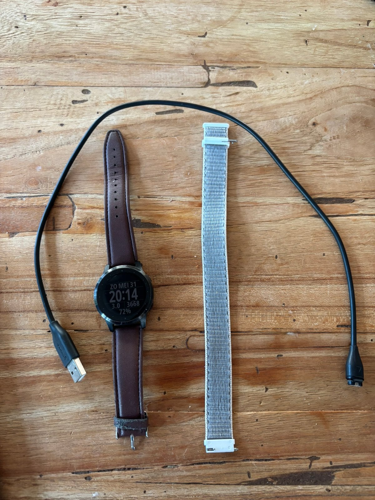 Garmin Vivoactive 4S zwart 40mm sporthorloge, Zwart, Ophalen of Verzenden, Zo goed als nieuw, Waterdicht
