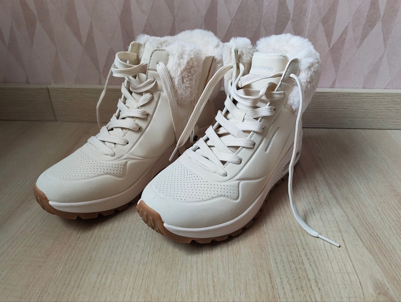 Witte Skechers schoenen, Skechers, Wit, Lage of Enkellaarzen, Ophalen of Verzenden