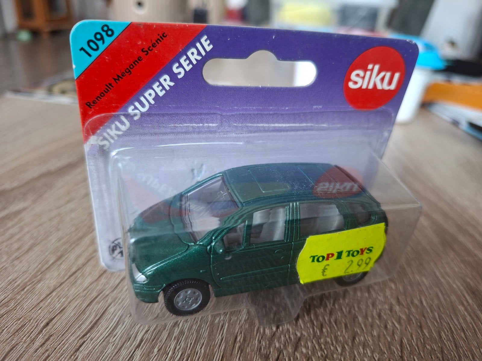 Renault Megane Scenic van Siku in blisterverpakking 1098, Hobby en Vrije tijd, Ophalen of Verzenden, Zo goed als nieuw, Auto