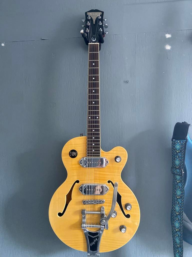 Epiphone Wildcat Korea + hardcase, Ophalen, Semi-solid body, Epiphone, Zo goed als nieuw