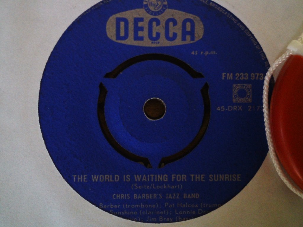 Chris Barber's Jazz Band - The World Is Waiting For The. 8a, Cd's en Dvd's, 7 inch, Ophalen of Verzenden, Zo goed als nieuw, Beschermende buitenhoes