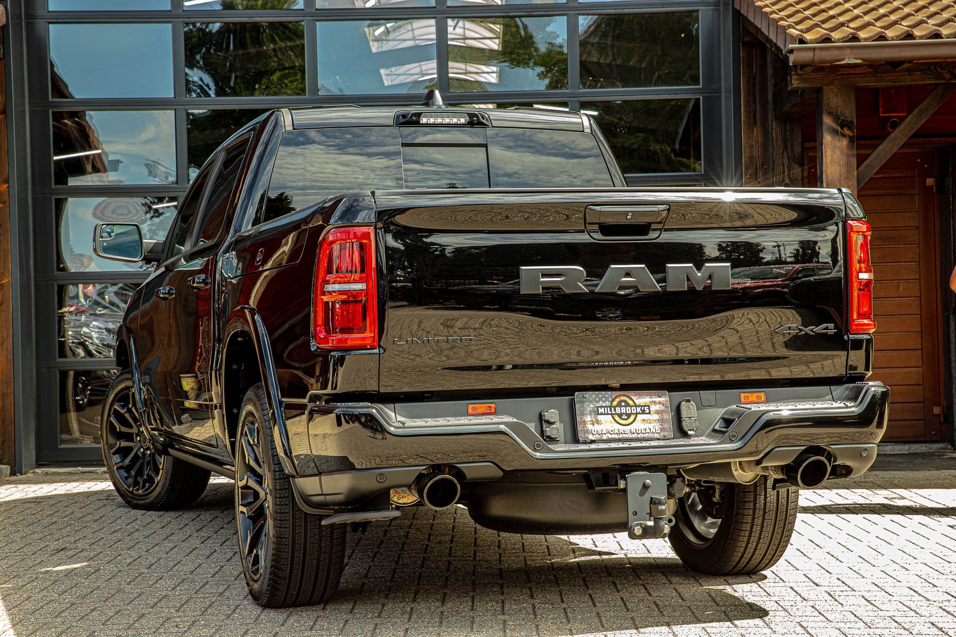 Dodge Ram 1500 Limited H/O Hurricane 540 PK BPM VRIJ Rambox,, Auto's, Dodge, Automaat, 4 stoelen, Zwart, Leder