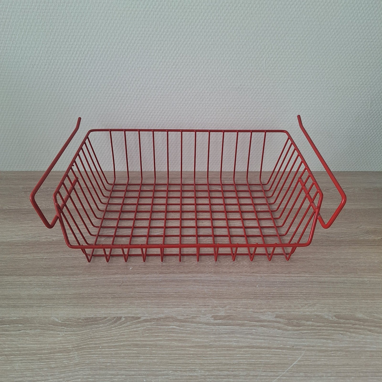 Vintage rood barbertje / draadmand / plank mand, Ophalen of Verzenden, Zo goed als nieuw, Rechthoekig, Mand