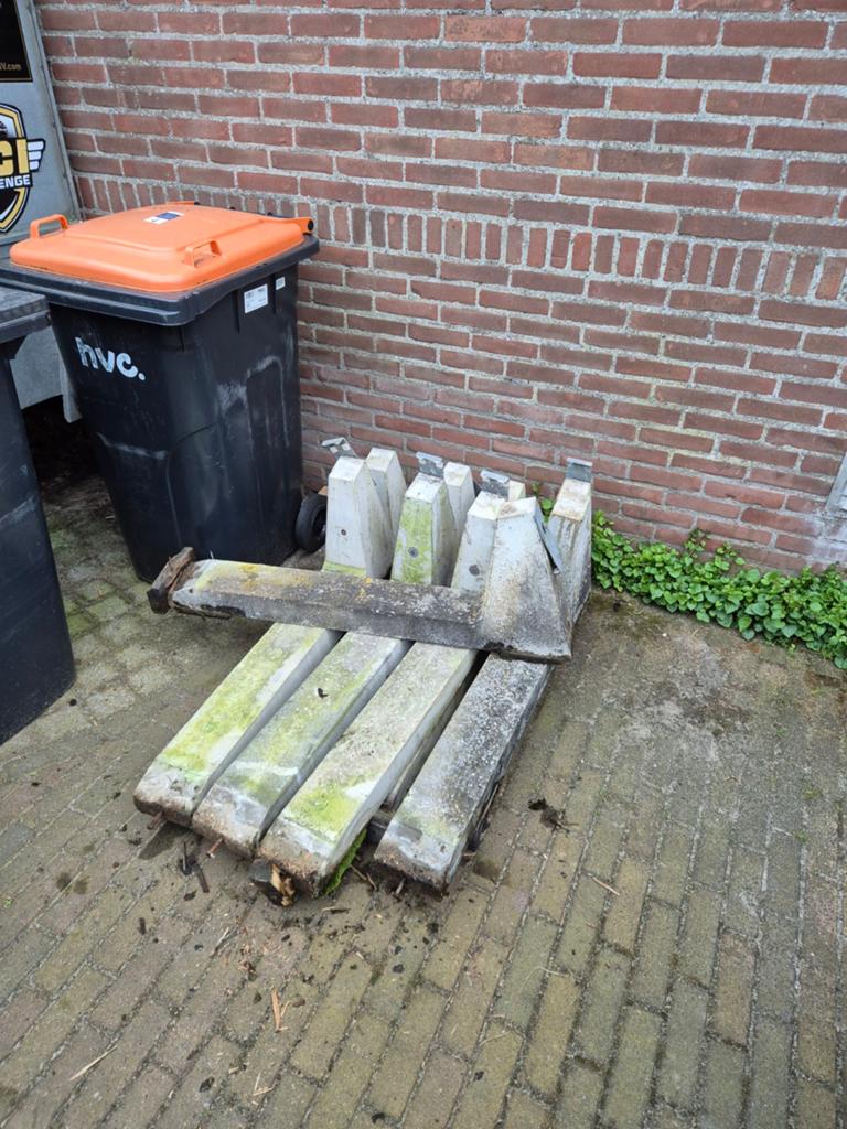 9 st. betonnen ballastblokken voor zonnepanelen (Solarbear), Ophalen, Gebruikt, Overige typen