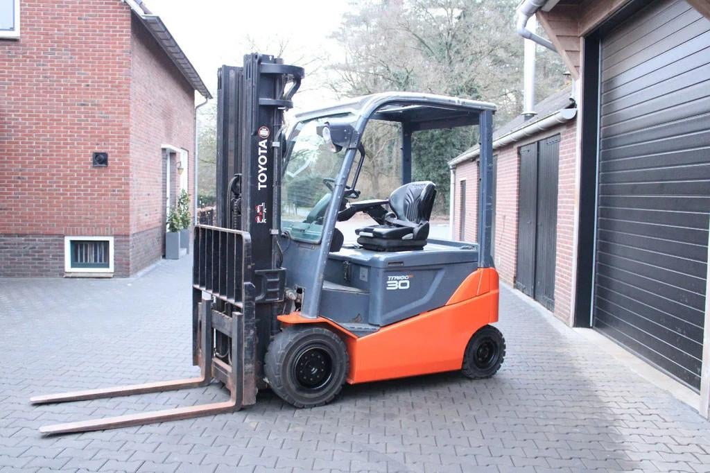 Toyota 8FBMKT30 heftruck elektrische triplex sidesift, 3000 tot 4000 kg, Elektrisch, Heftruck, Toyota