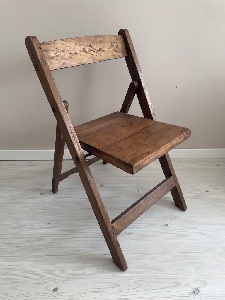 klapstoeltje hout India, Ophalen, Gebruikt, Bruin, Eén
