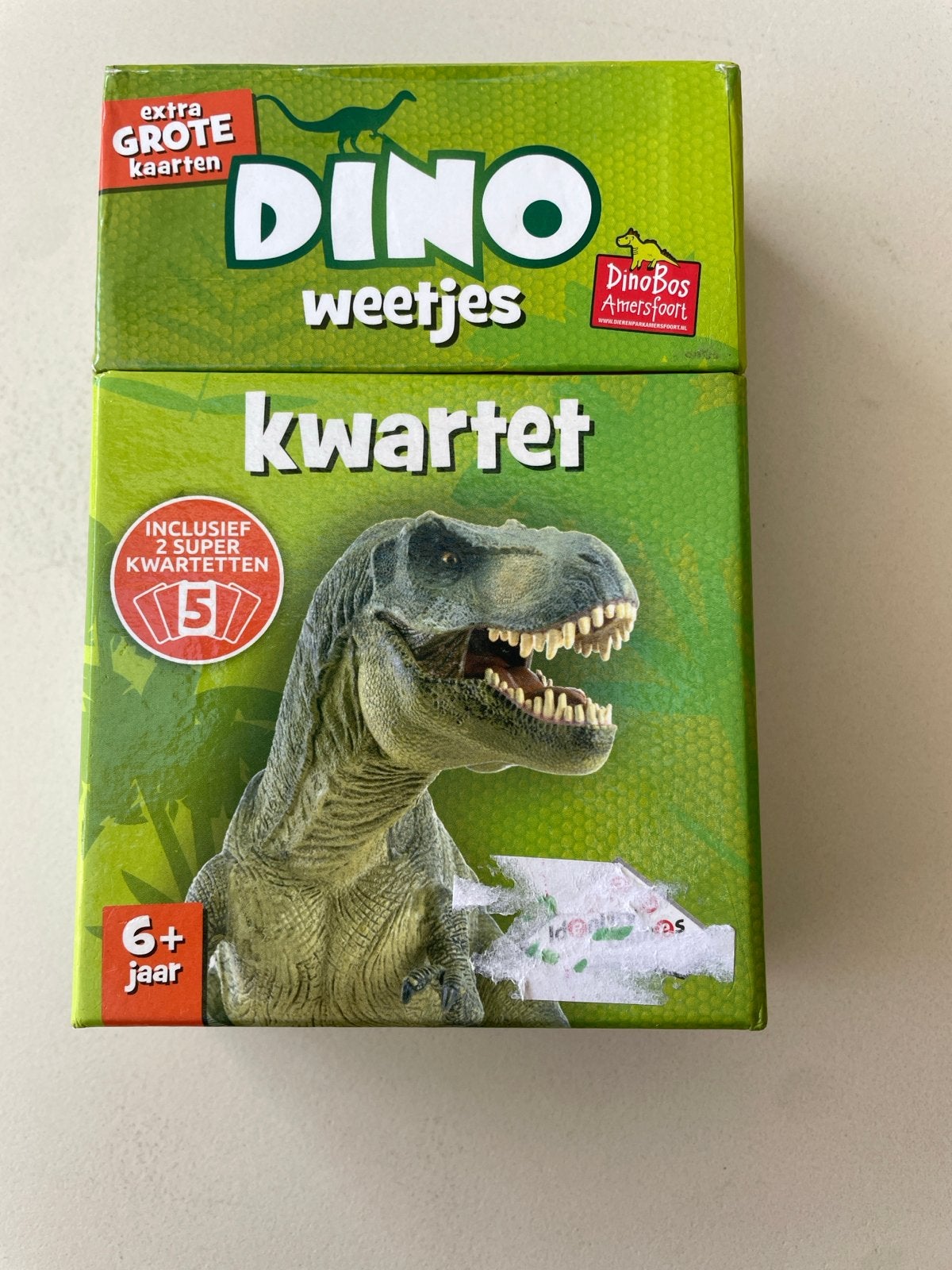 Dino weetjes kwartet - Extra grote kaarten, Drie of vier spelers, Ophalen of Verzenden, Gebruikt