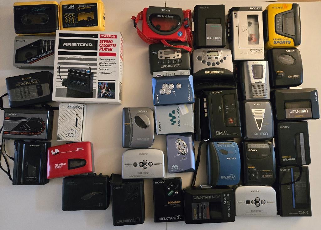 Grote Collectie 34 Vintage Walkmans (o.a. Sony DD, WM-20), Audio, Tv en Foto, Walkmans, Discmans en Minidiscspelers, Ophalen, Walkman