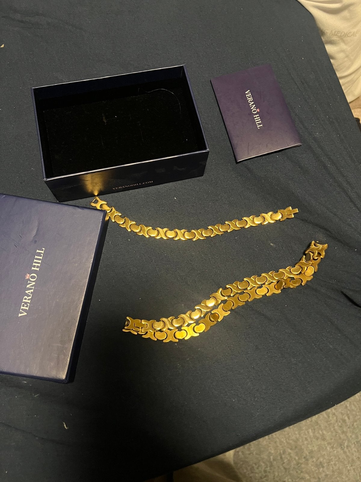 Nieuwe Verano Hill sieradenset – goudkleurig –, Sieraden, Tassen en Uiterlijk, Ophalen of Verzenden, Nieuw, Goud, Overige materialen