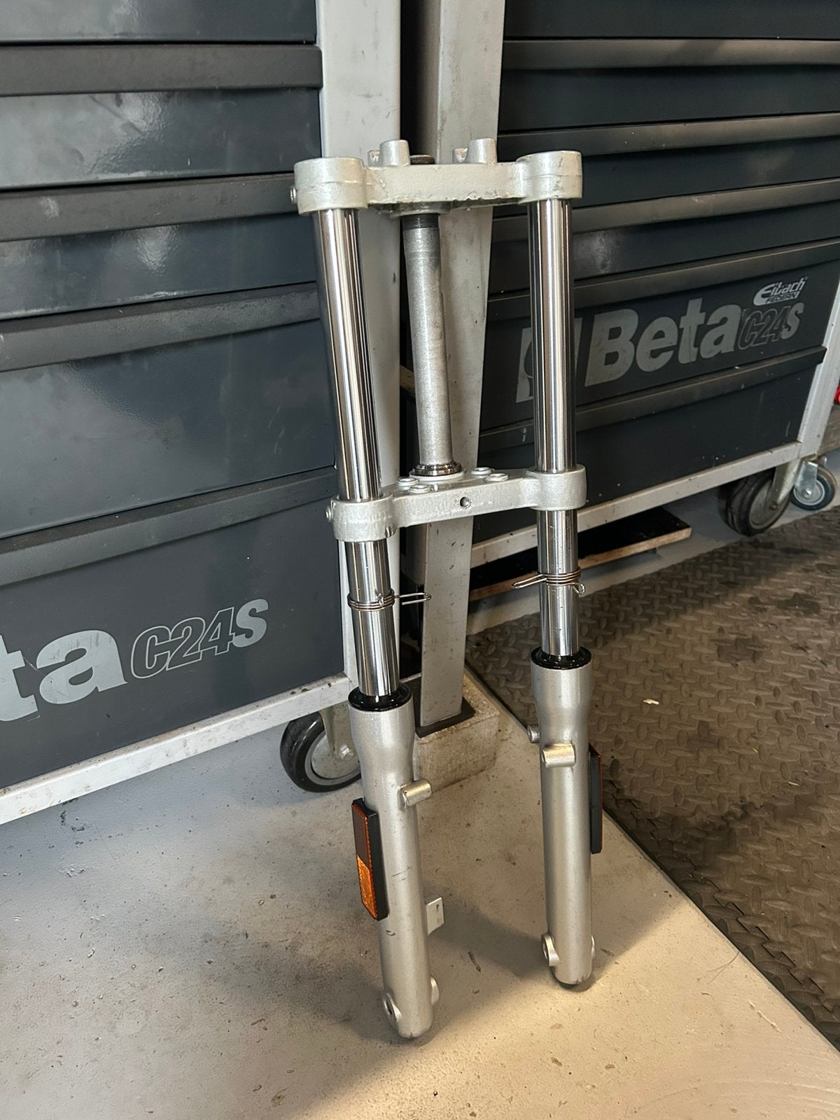 Tomos voorvork olie hydraulisch nieuw type, Fietsen en Brommers, Brommers | Tomos, Ophalen, Zo goed als nieuw, Maximaal 45 km/u