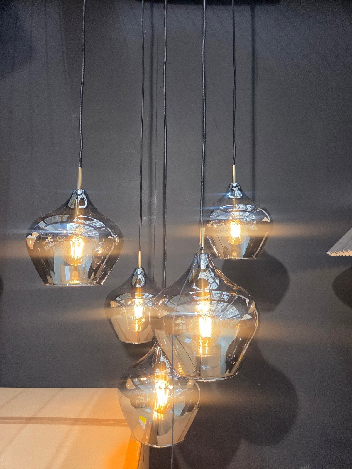 RAKEL Hanglamp met 5 glazen kappen - Modern design, Huis en Inrichting, Nieuw, Glas, Modern, Industrieel, Scandinavisch, E27 (groot)