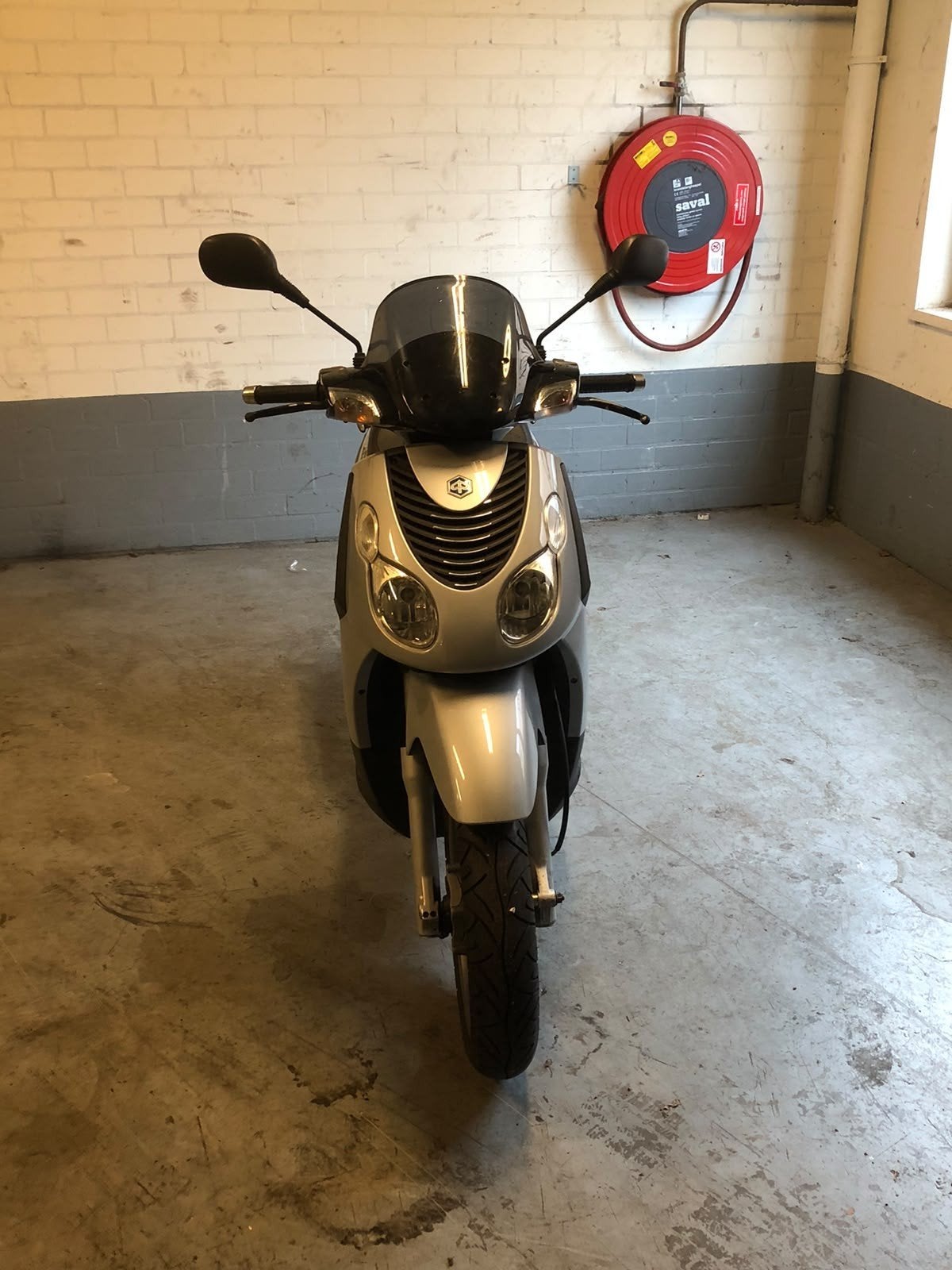piaggio carnaby 200cc met duitse papieren, rijdt én remt., Motoren, Scooter, Occasion, Bedrijf, 200 cc