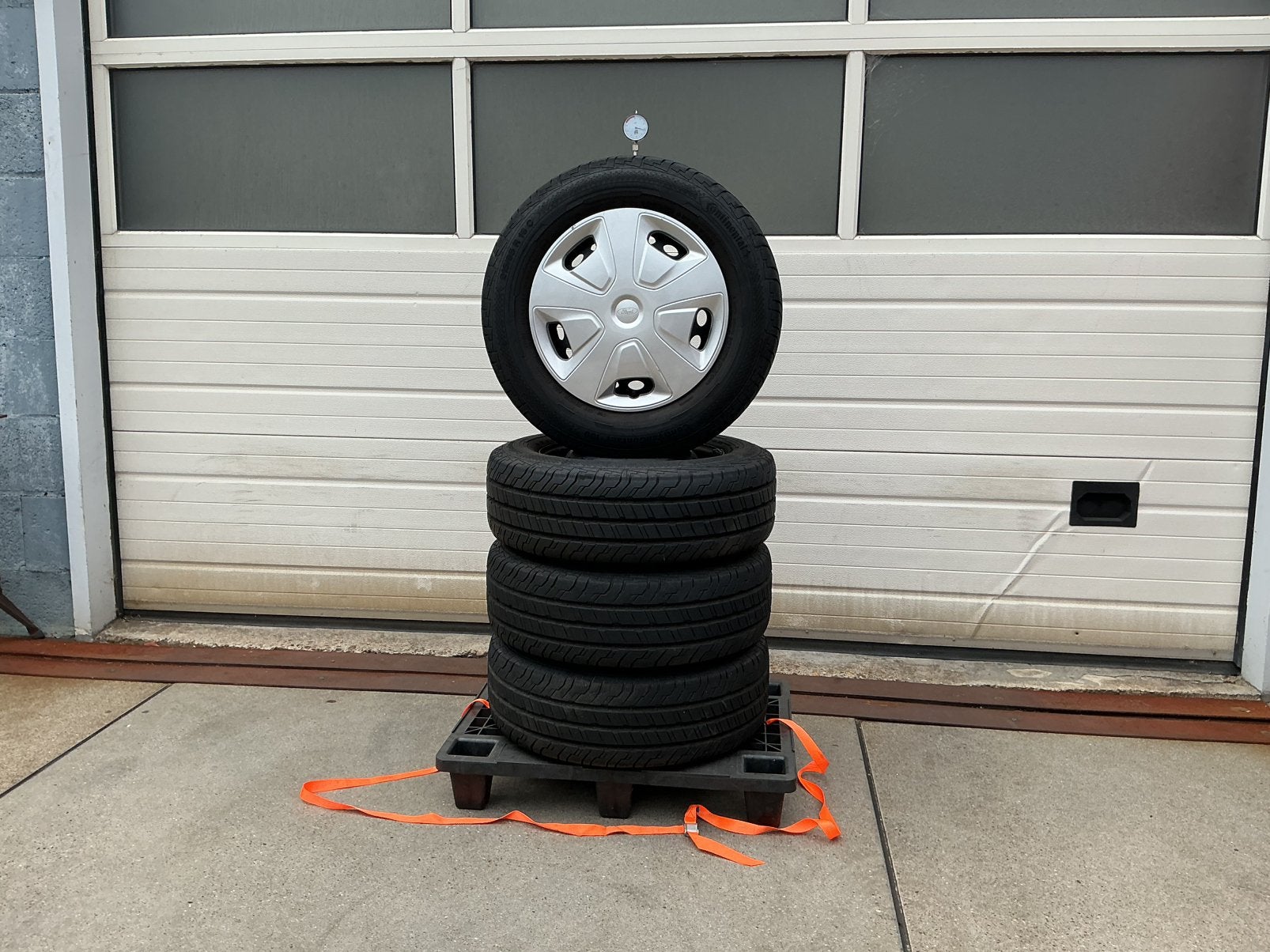 Ford - Transit Custom  Zomerset  215 - 65 - 16., Auto-onderdelen, Banden en Velgen, Ophalen, 16 inch, Banden en Velgen, Zomerbanden
