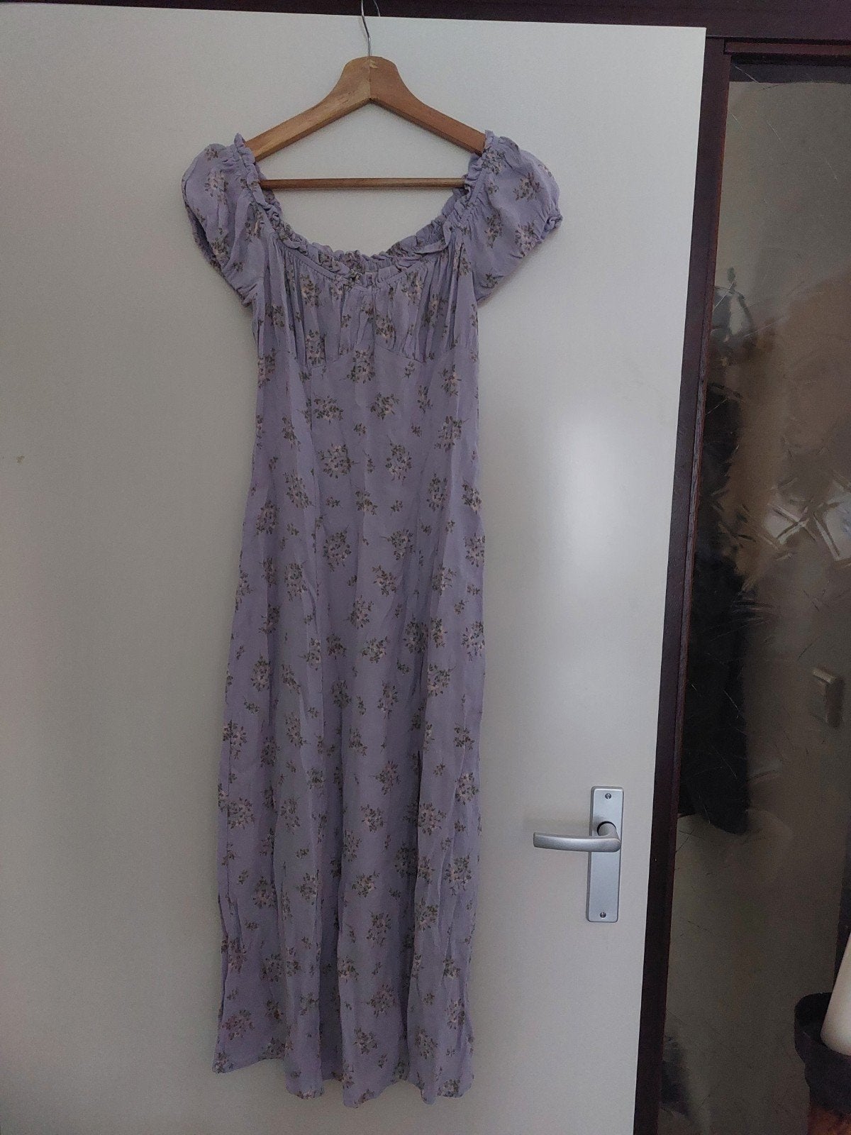 H&M Bloemenjurk Lavendel Maat 36 (S), Kleding | Dames, Jurken, Ophalen of Verzenden