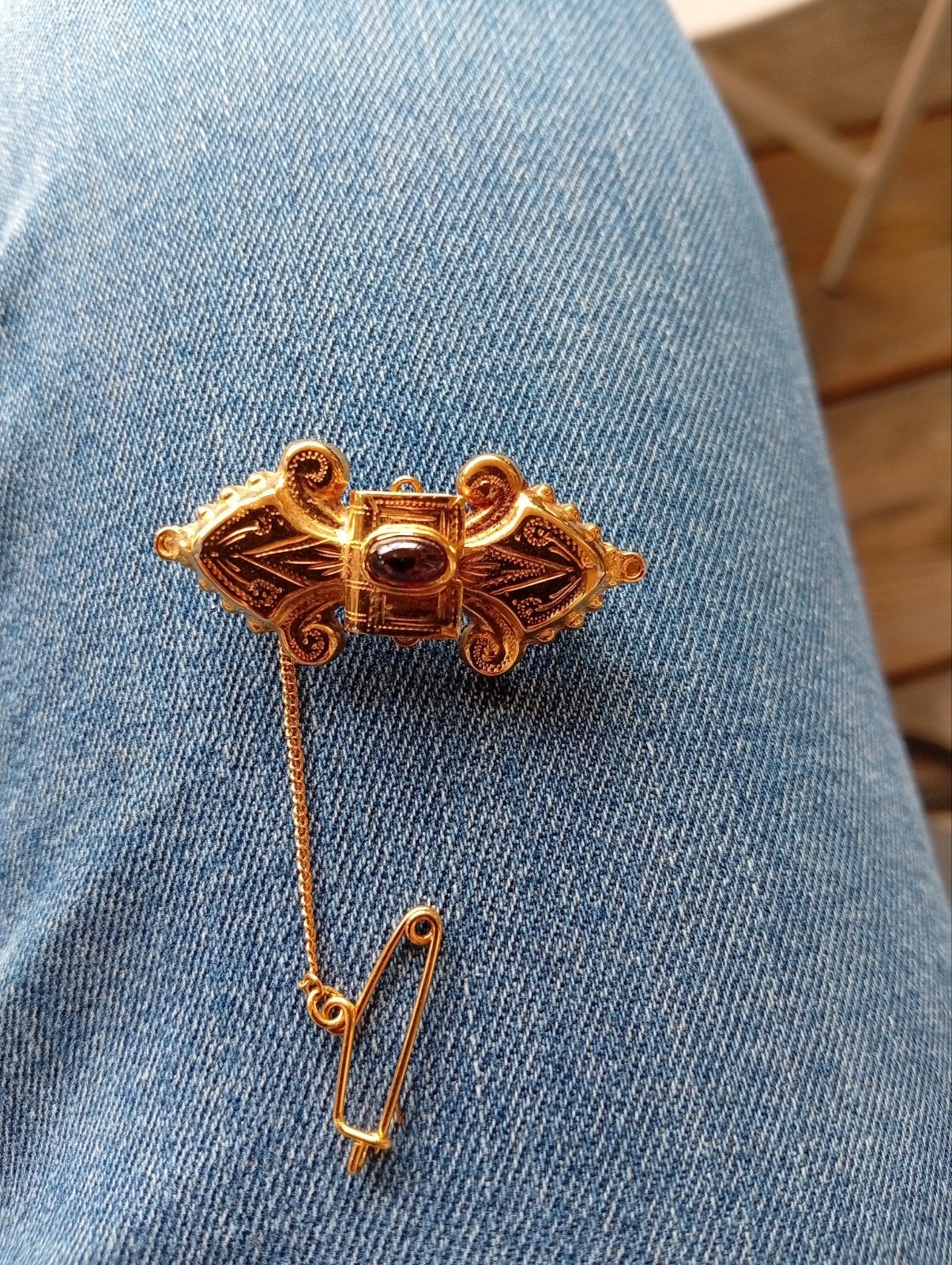 Antieke Gouden zilver Broche met Robijn, 4 tot 7 cm, Gebruikt, Ophalen of Verzenden, Met edelsteen