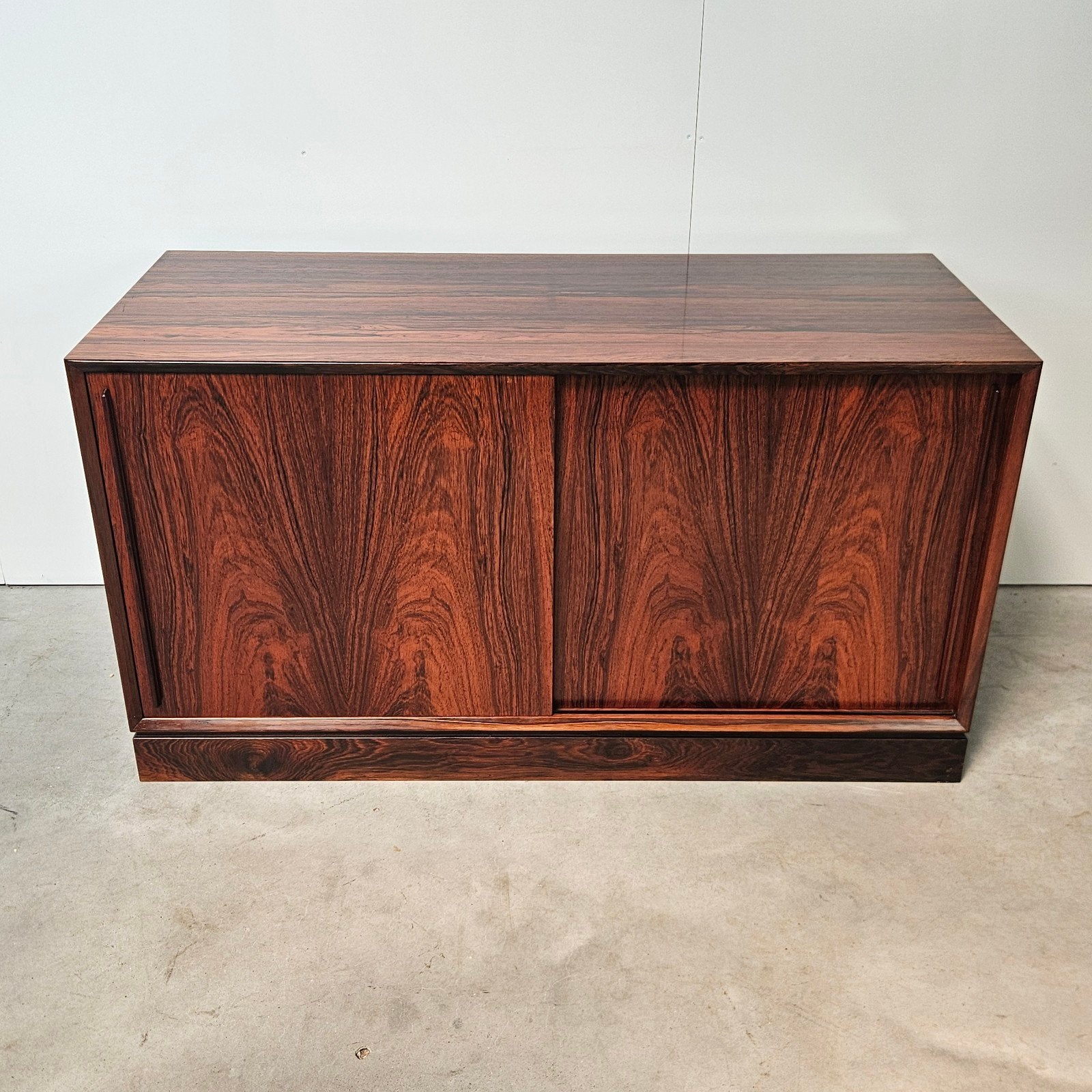 Vintage Deens dressoir Omann Jun, 100 tot 150 cm, Vintage, Ophalen of Verzenden, 25 tot 50 cm