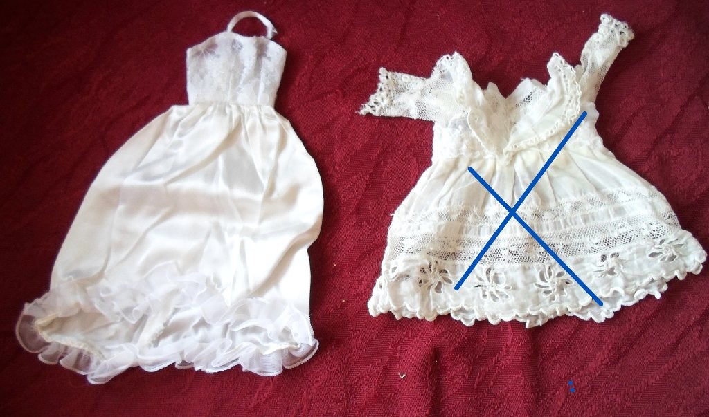 Trouwjurkjes voor poppen. Zie omschrijving., Ophalen of Verzenden, Gebruikt, Kleertjes