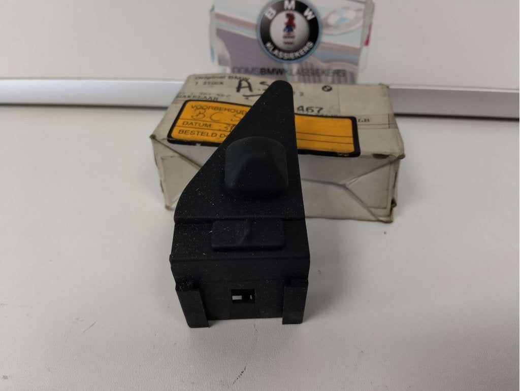 BMW E31 .E36 spiegel verstel schakelaar NIEUW 61311383467, Niet ingevuld, Niet ingevuld, Nieuw, Ophalen of Verzenden
