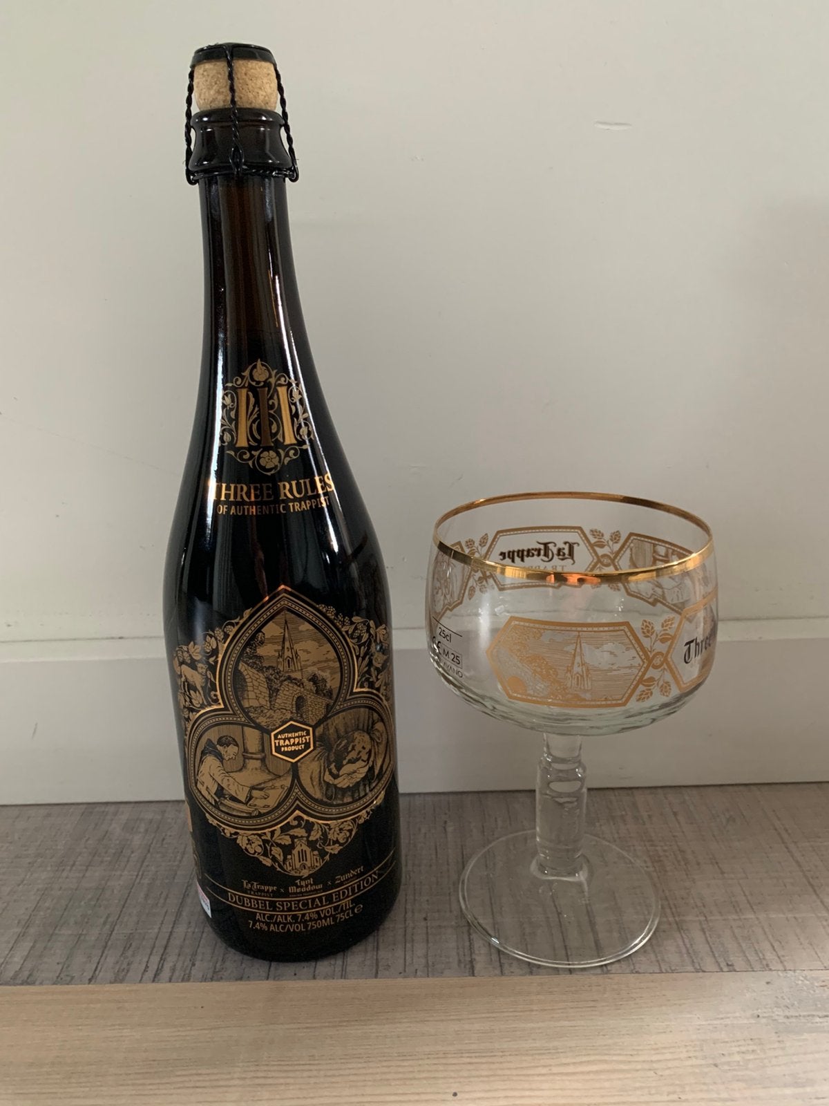 La trappe three rules incl. limited edition glas, Verzamelen, Biermerken, Ophalen of Verzenden, Nieuw, Glas of Glazen, La Trappe