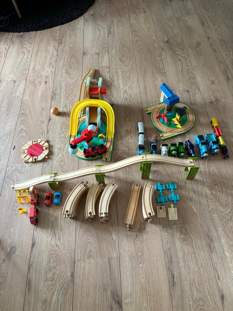 Grote houten treinbaan set met Thomas de Trein, Ophalen of Verzenden, Gebruikt, Overige typen