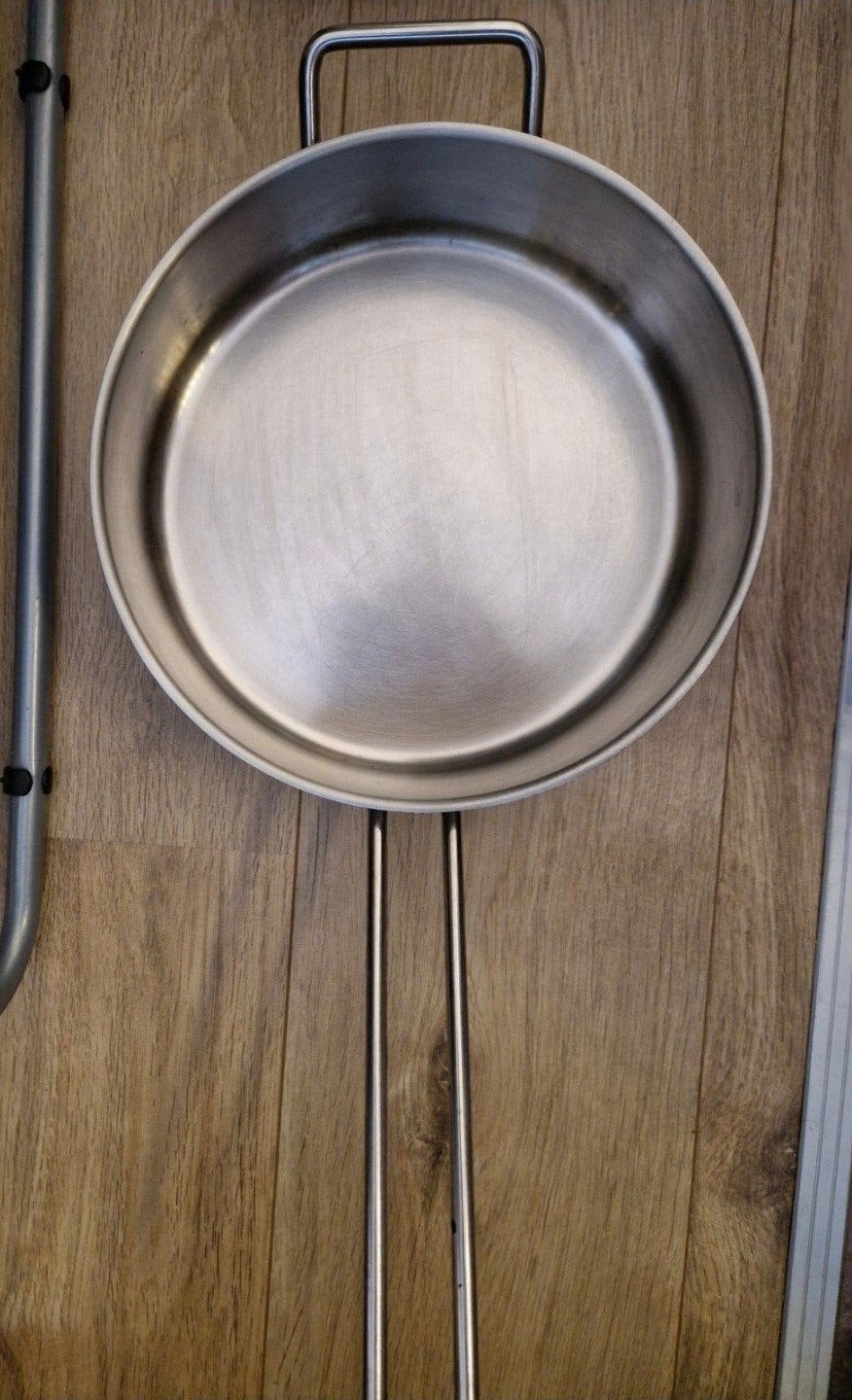 RVS Sauteerpan hapjespan 24cm alle bronnen pfas vrjj, Ophalen of Verzenden, Zo goed als nieuw, Rvs