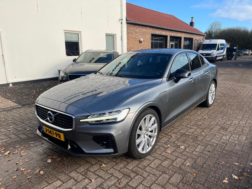 Volvo S60 T6 AWD R-Design Plug In Pilot Assist Adaptive Crui, Automaat, Gebruikt, 4 cilinders, S60