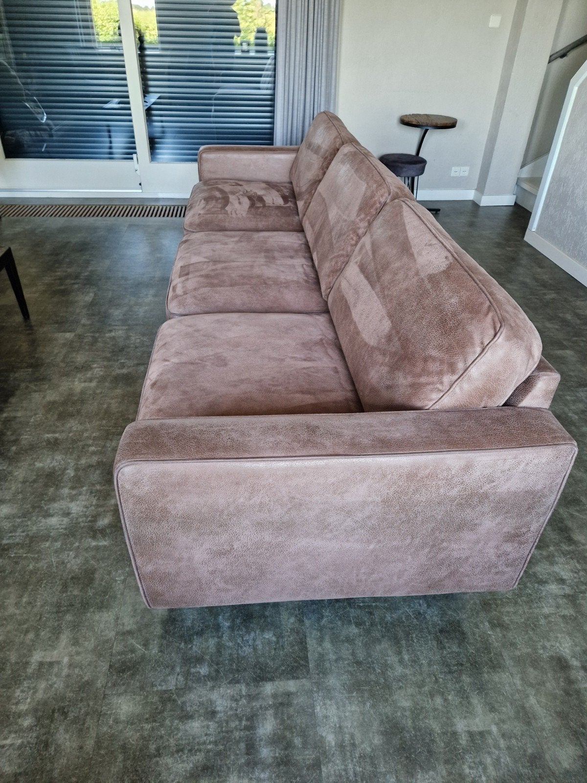 Kwaliteitsbank Microleder - Als nieuw, 270 cm lang, Huis en Inrichting, Banken | Bankstellen, Ophalen, 250 tot 300 cm, Driepersoons