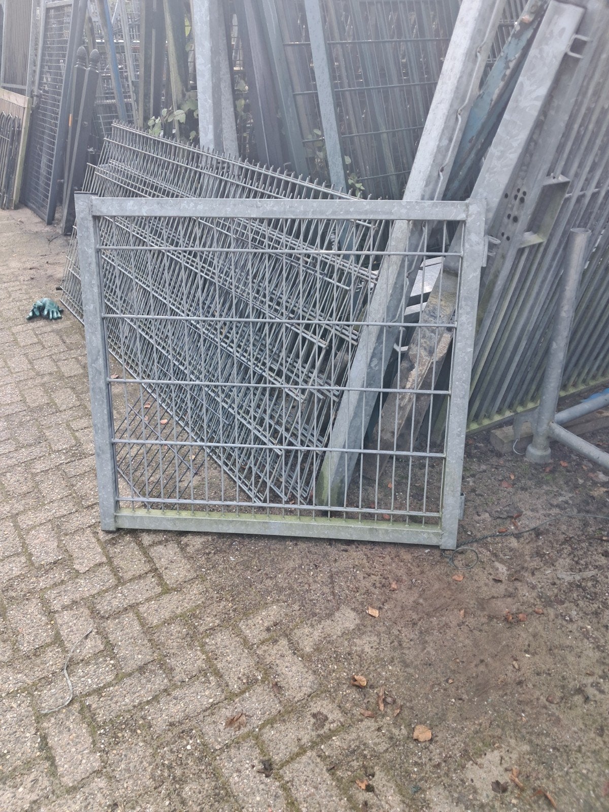 enkele dubbel staafmat poort, Ophalen, IJzer, Sierhekwerk