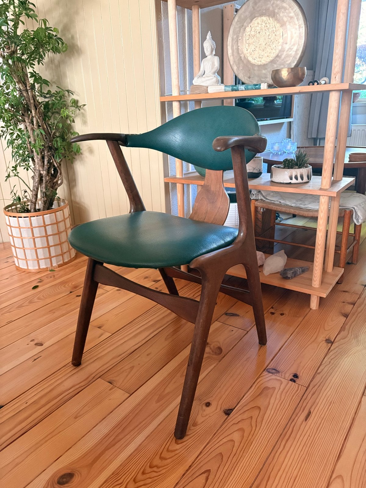 Vintage eetkamerstoel in teak met groen skai leer, Ophalen