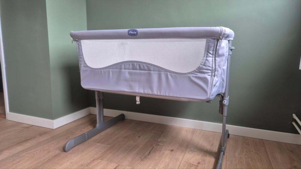 Chicco Next2Me Co-sleeper Wieg - Grijs, Ophalen of Verzenden, Zo goed als nieuw, Wieg