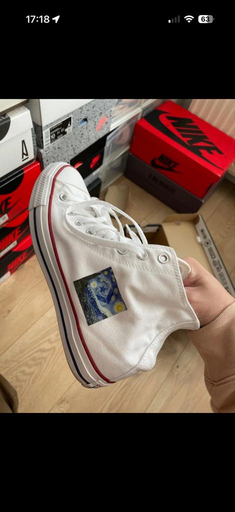 Converse Chuck 70 met customized badge - Zo goed als nieuw, Verzenden, Zo goed als nieuw, Wit, Sneakers of Gympen
