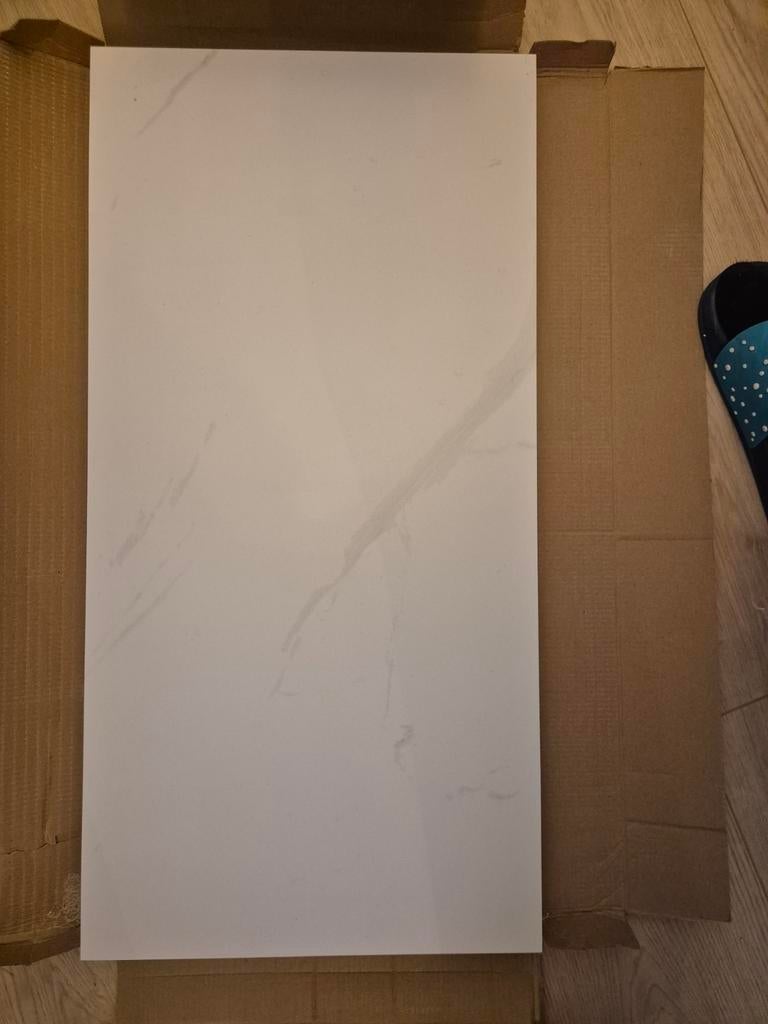 Witte marmerlook badkamertegels mat 30x60 cm, Doe-het-zelf en Verbouw, Tegels, Nieuw, Wandtegels, Keramiek, 60 cm of meer, 20 tot 40 cm
