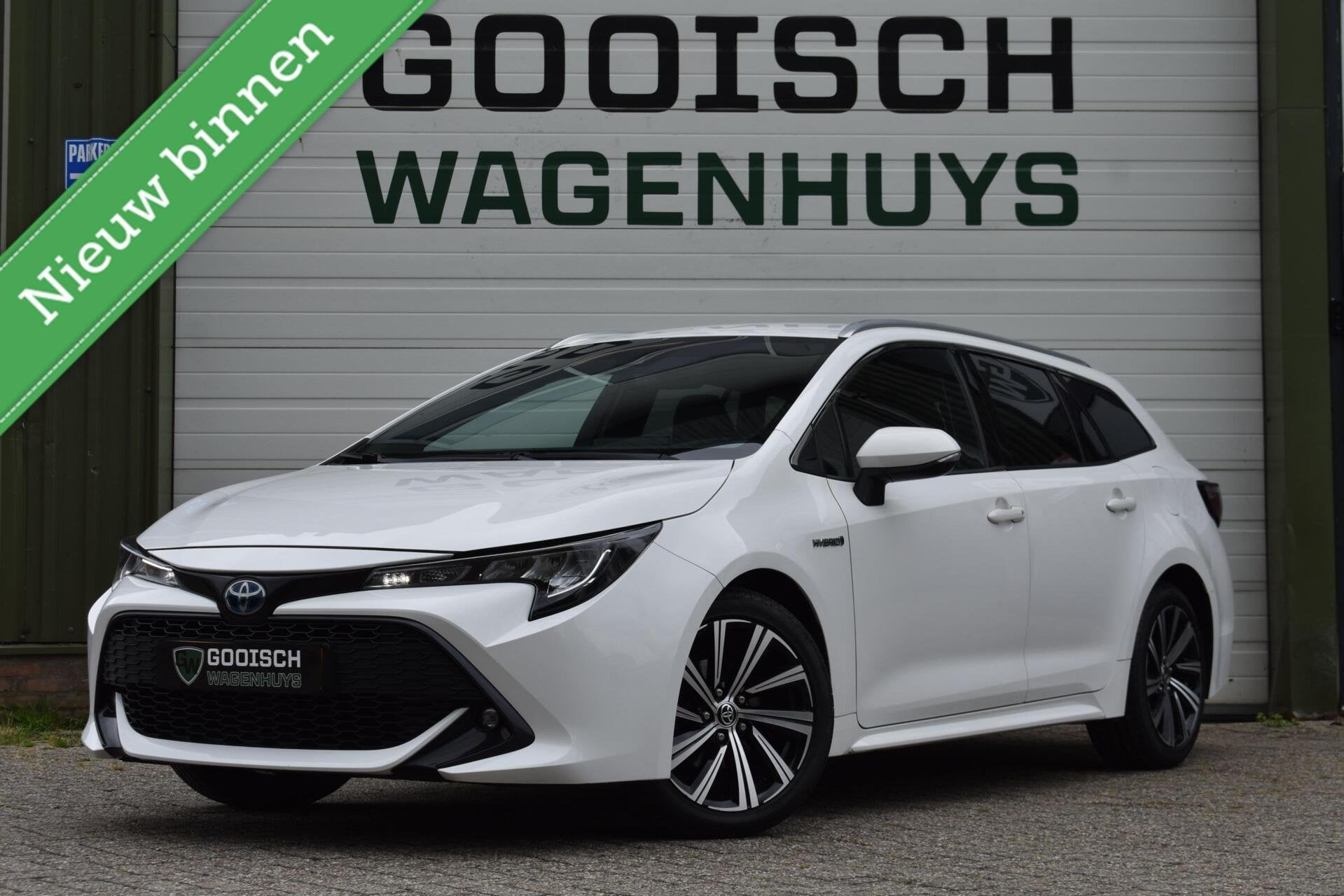 Toyota Corolla Touring Sports 1.8 Hybrid Dynamic | Carplay |, 1345 kg, 450 kg, 4 cilinders, Met garantie (alle)