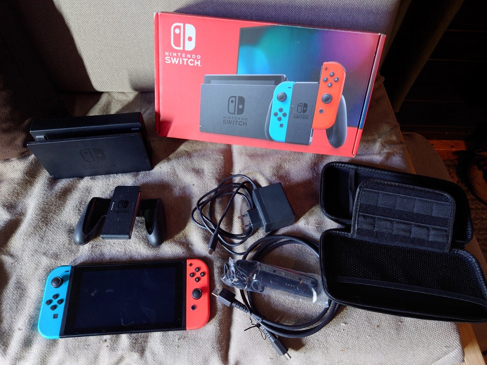 Nintendo Switch + toebehoren, Ophalen, Zo goed als nieuw, Switch Original