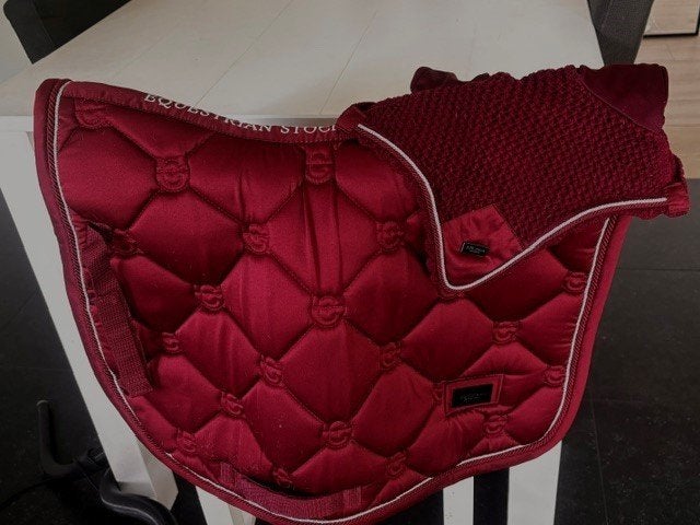 Paardendekje en oornetje EQUESTRIAN STOCKHOLM BORDEAUX, Full (L), Equestrian Stockholm, Overige typen, Ophalen of Verzenden