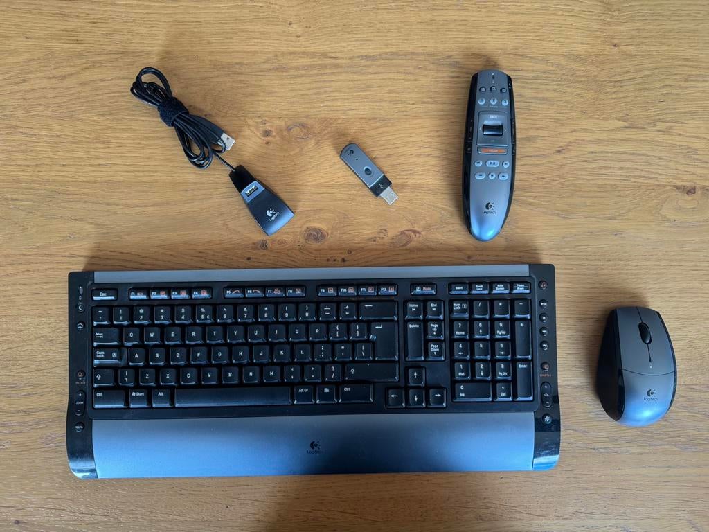 Logitech draadloos toetsenbord en muis, Toetsenbord en muis-set, Logitech, Ophalen of Verzenden, Zo goed als nieuw