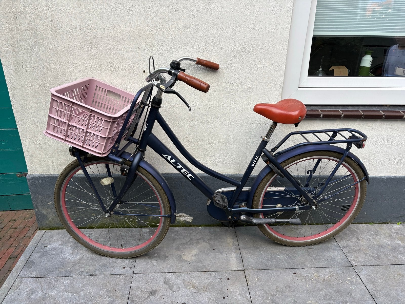 Altec Urban kinderfiets met Roze Mand 26 inch, Terugtraprem, Gebruikt, Handrem, Ophalen